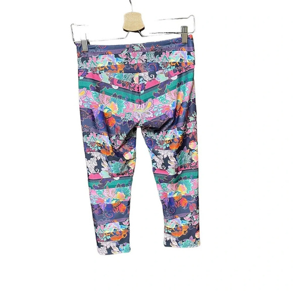 Onzie Bold Floral Print‎ Stripe Cropped Leggings Size S/M - Picture 4 of 6